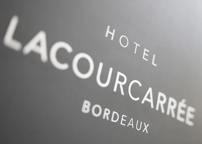 La Cour Carree Centre ホテル 3*