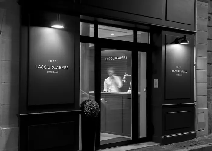 Hotel La Cour Carree Bordeaux Centre 3*