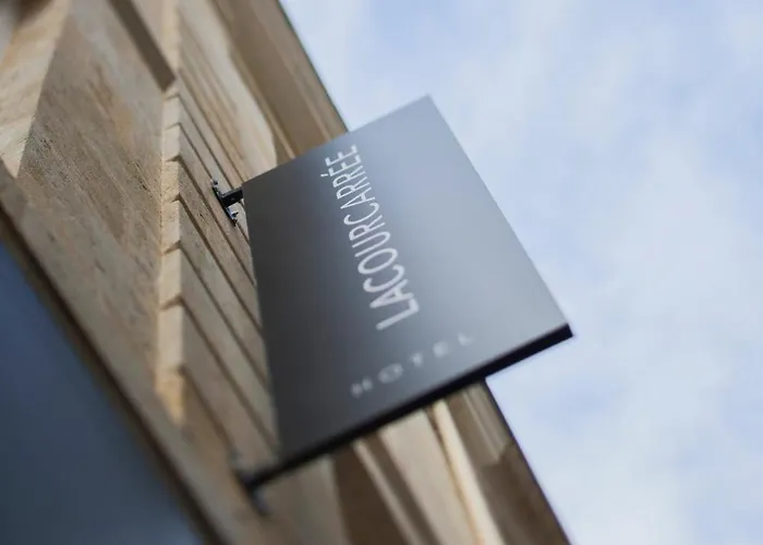 Hotel La Cour Carree Bordeaux Centre Отель 3*
