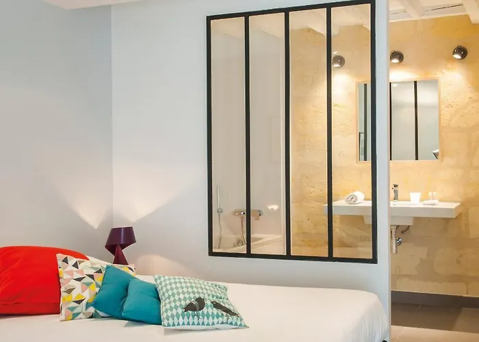 Hotel La Cour Carree Bordeaux Centre Отель Бордо