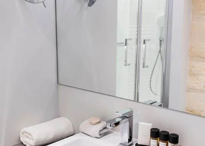 Hotel La Cour Carree Bordeaux Centre 3*