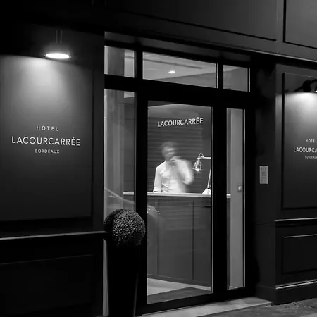 Hotel La Cour Carree Bordeaux Centre 3*