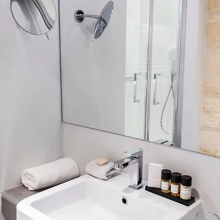 Hotel La Cour Carree Bordeaux Centre 3*