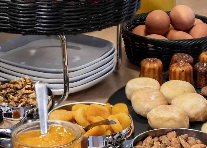 La Cour Carrée Centre 3*